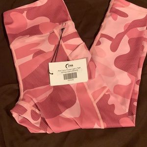 Zyia light n tight hi-rise capris